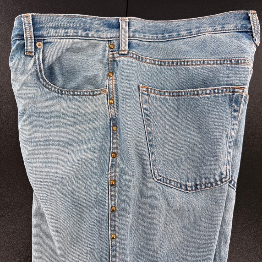 Universal Thread Womens 8 Mid Rise 90s Baggy Studded Side Light‎ Wash Jeans Blue - Picture 3 of 8